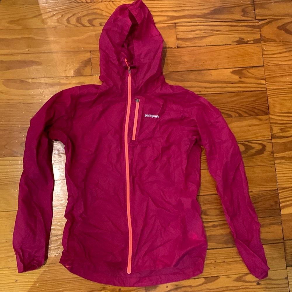 Patagonia Houdini windbreaker - red - like new condition